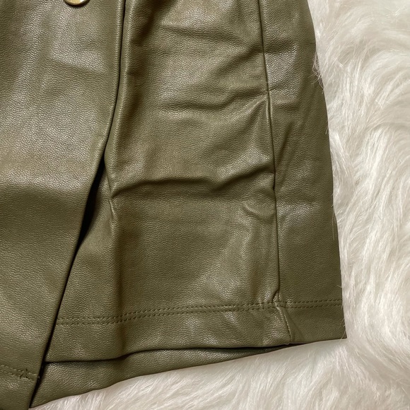 NEW WOMEN’S TRENDY OLIVE GREEN BUTTON FRONT FAUX LEATHER SKORT - Picture 8 of 15